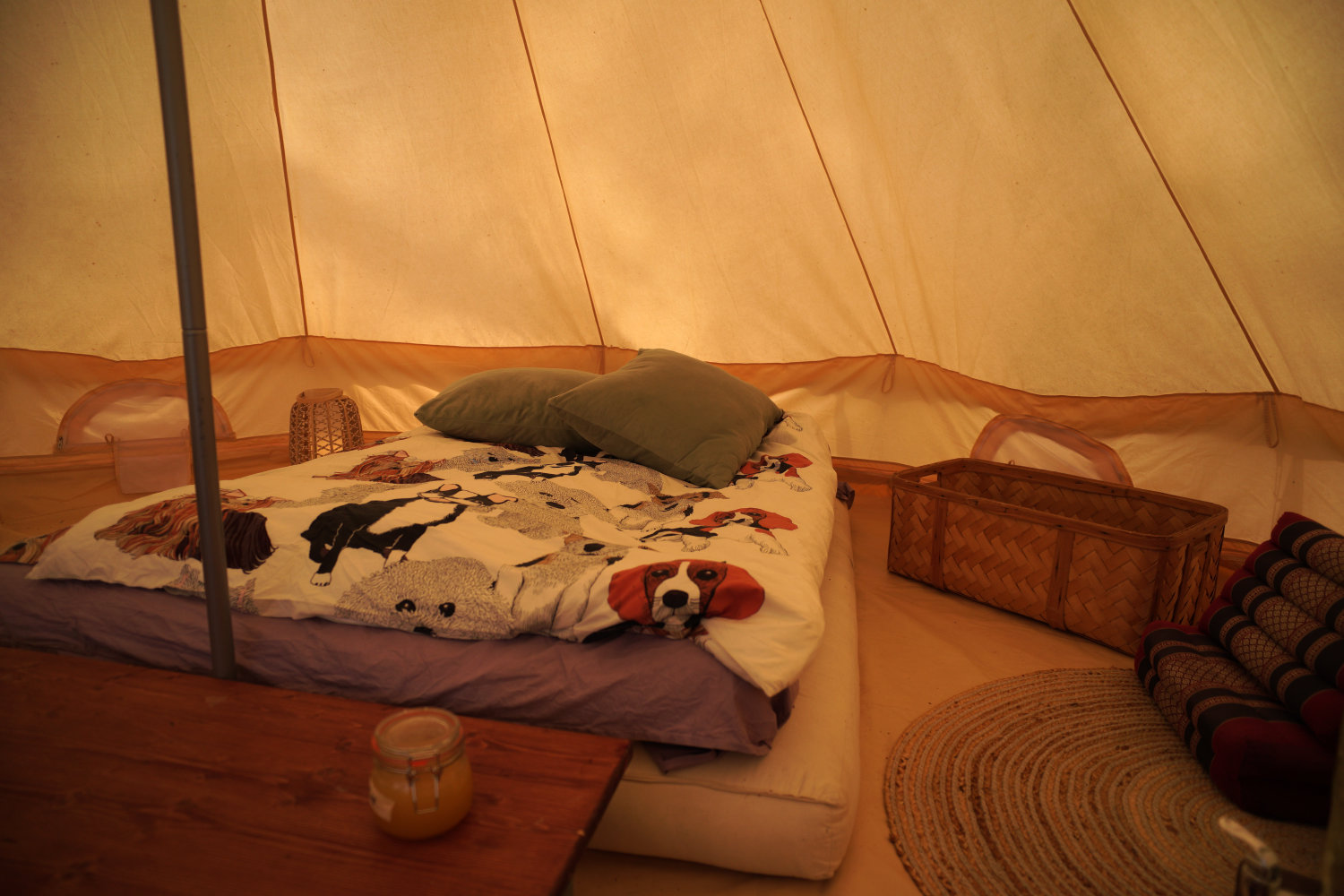 Teltassa on kaksi futonia!